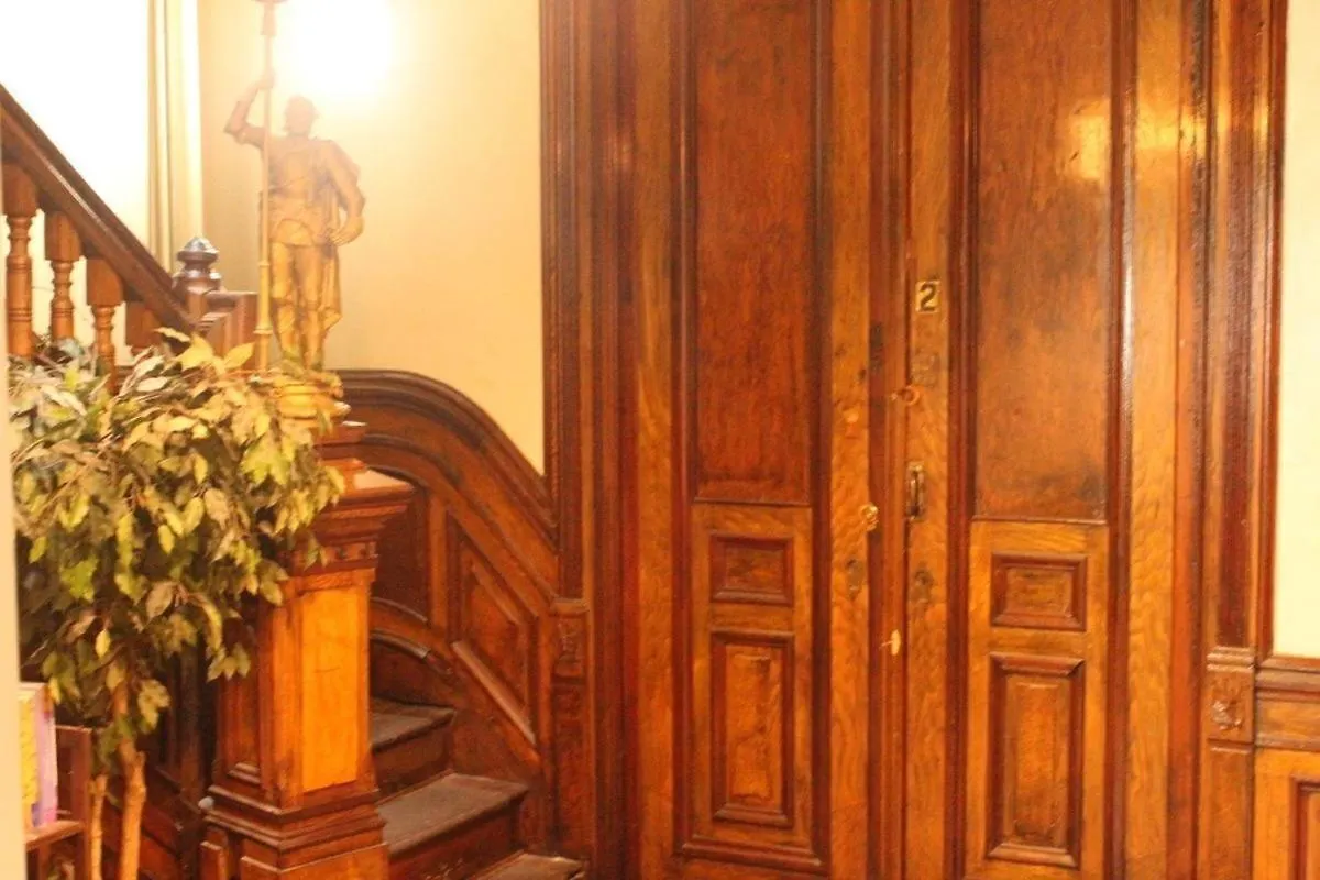Great Looking Studio Apartment New York